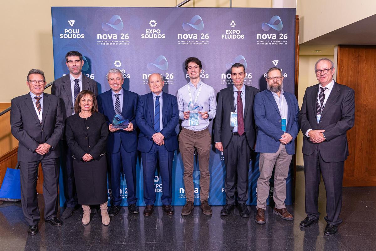 Los premiados en el marco de las ferias.