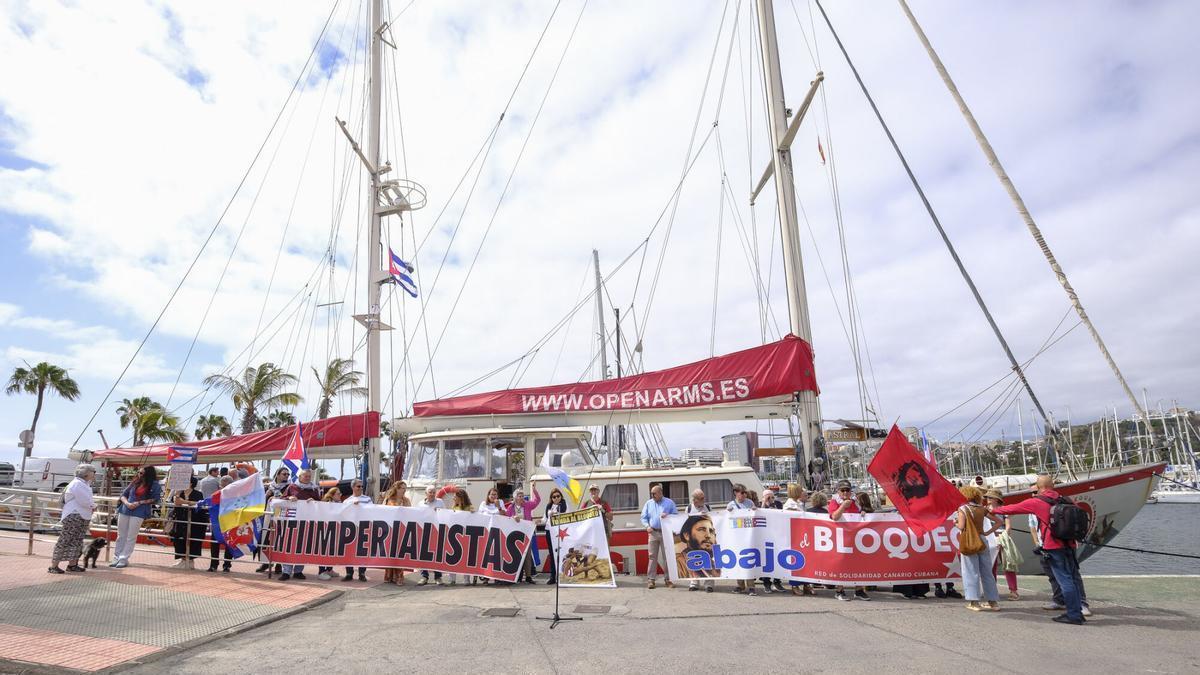 Open Arms recala en el Puerto de Las Palmas para recabar apoyos antes de partir hacia Cuba