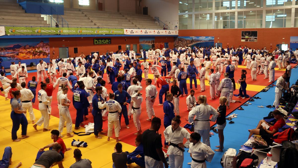 Cerca de medio millar de judocas de más de 50 países participan en la concentración de Benidorm