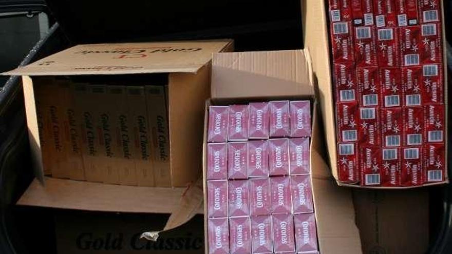 Incautan 3.500 cajetillas de tabaco en un control en Narón