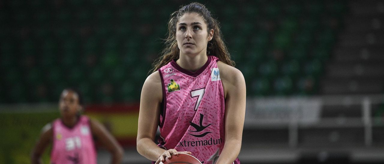 Lucía Fontela, jugadora del Alter Enersun Al-Qázeres.