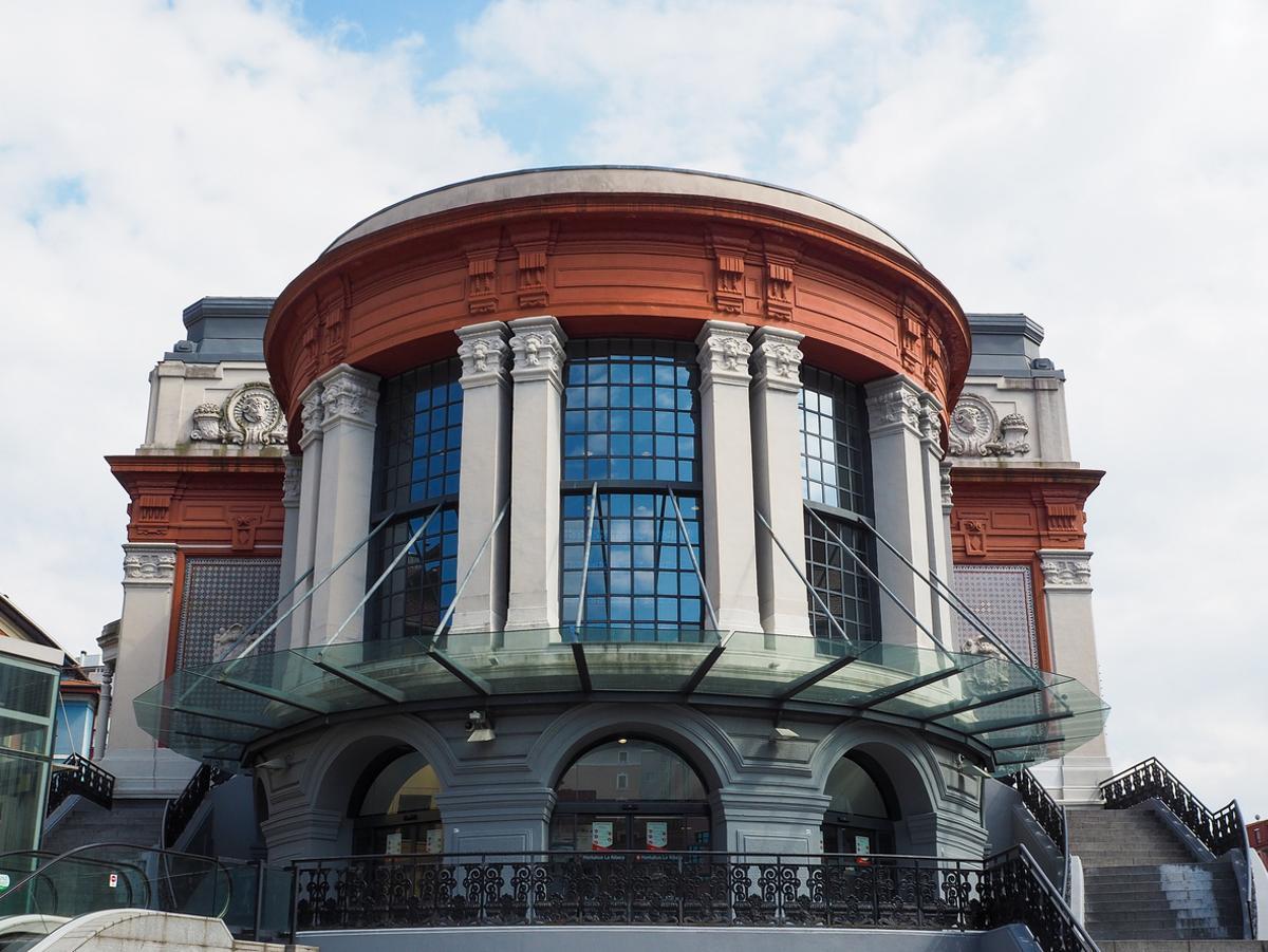 Exterior del Mercado de la Ribera.