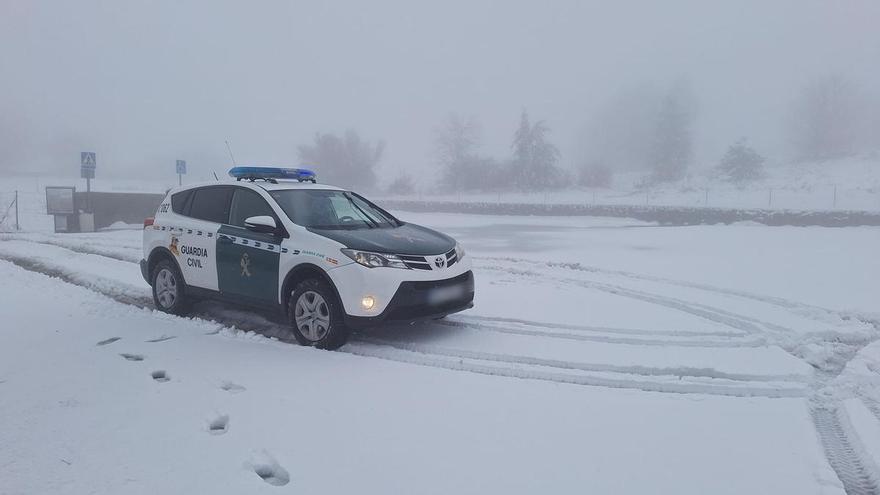 La nieve y el agua cortan seis carreteras en Extremadura y el 112 ha gestionado 137 llamadas desde la medianoche