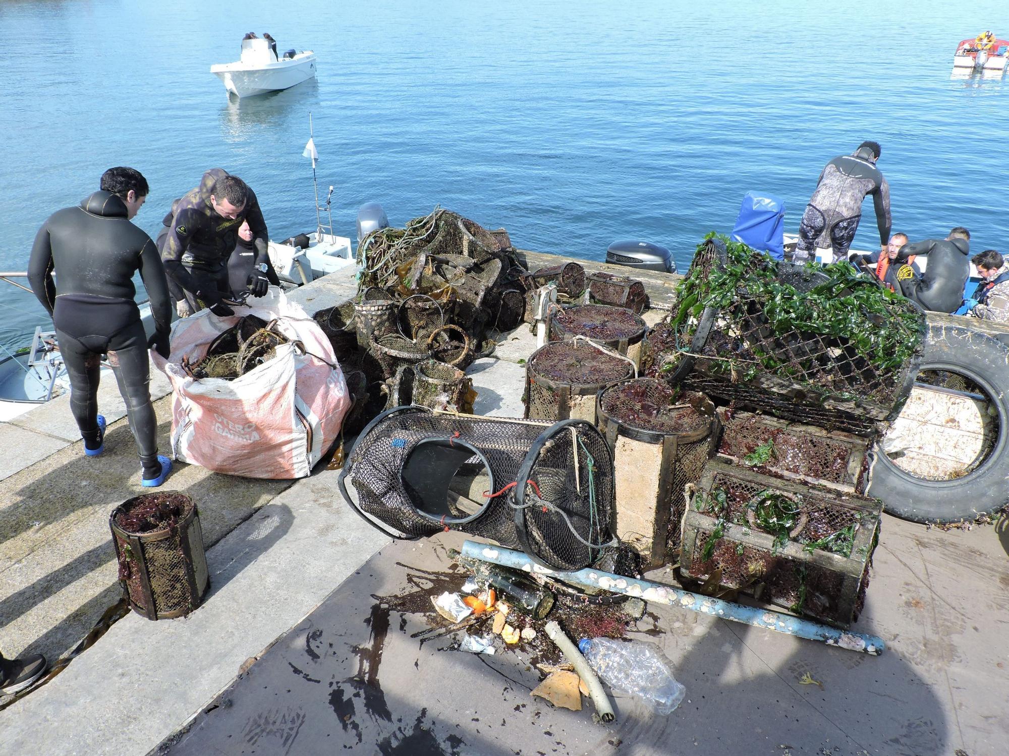 Así se lucha contra la basura marina en Areoso