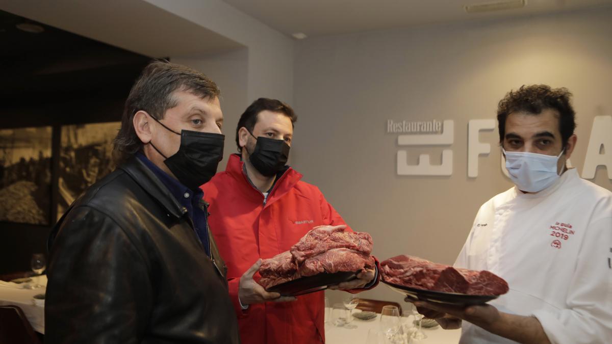 OVIEDO. FOGONES KILOMETRO CERO. RESTAURANTE EL FORALIN RECIBE CARNE DE VEGASTUR