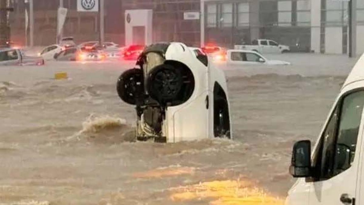 Inundaciones en Bahía Blanca (Argentina), con 16 fallecidos y 100 desaparecidos.
