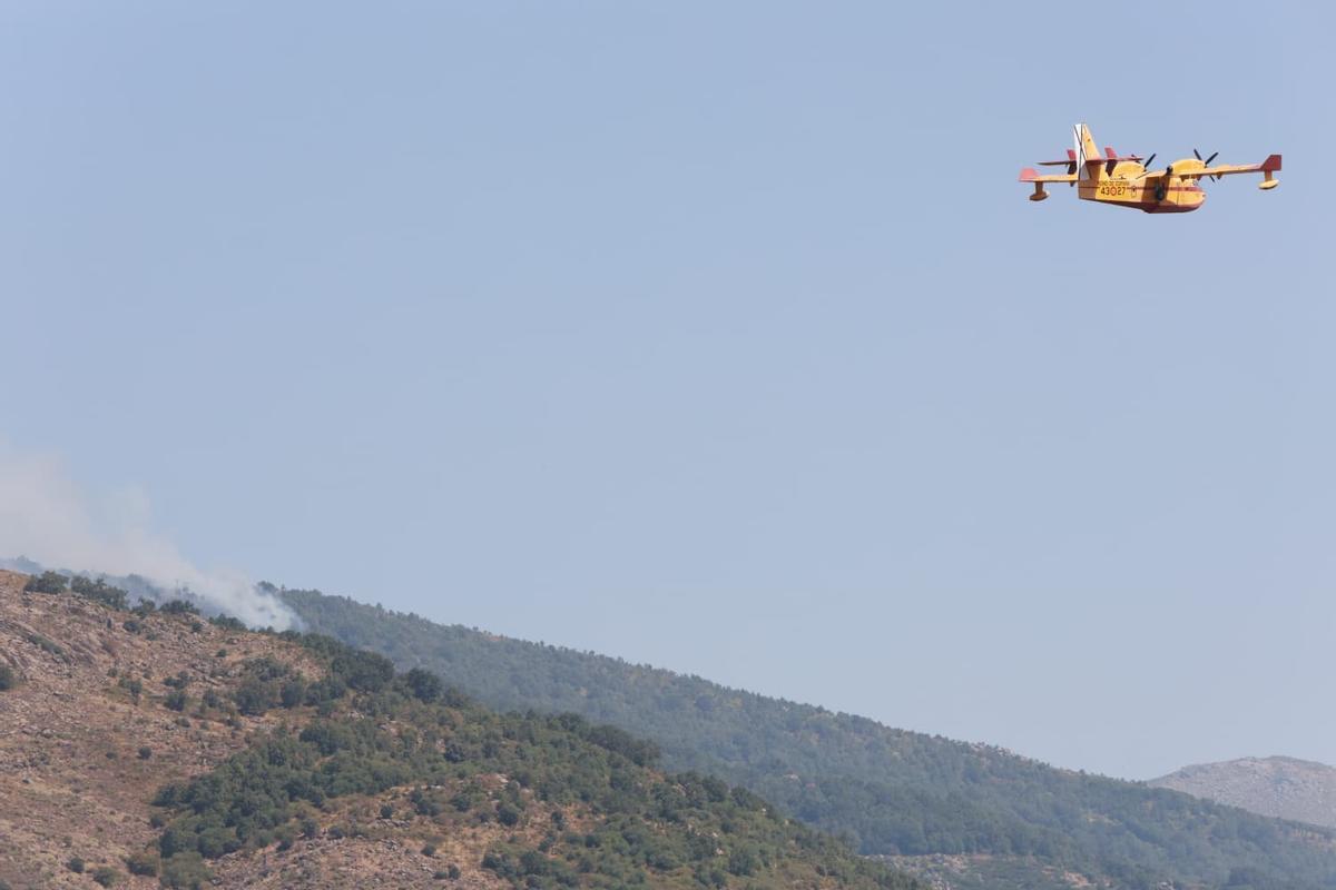 FOTOGALERÍA | Las imágenes del tercer día del incendio en Jarilla