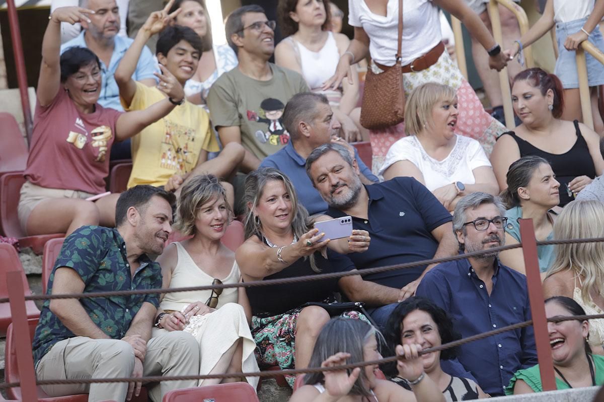 Hombres G enloquecen al público de Los Califas