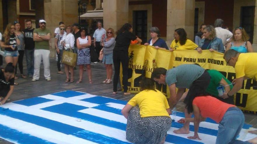 Vigilia solidaria con el pueblo griego en la plaza Mayor