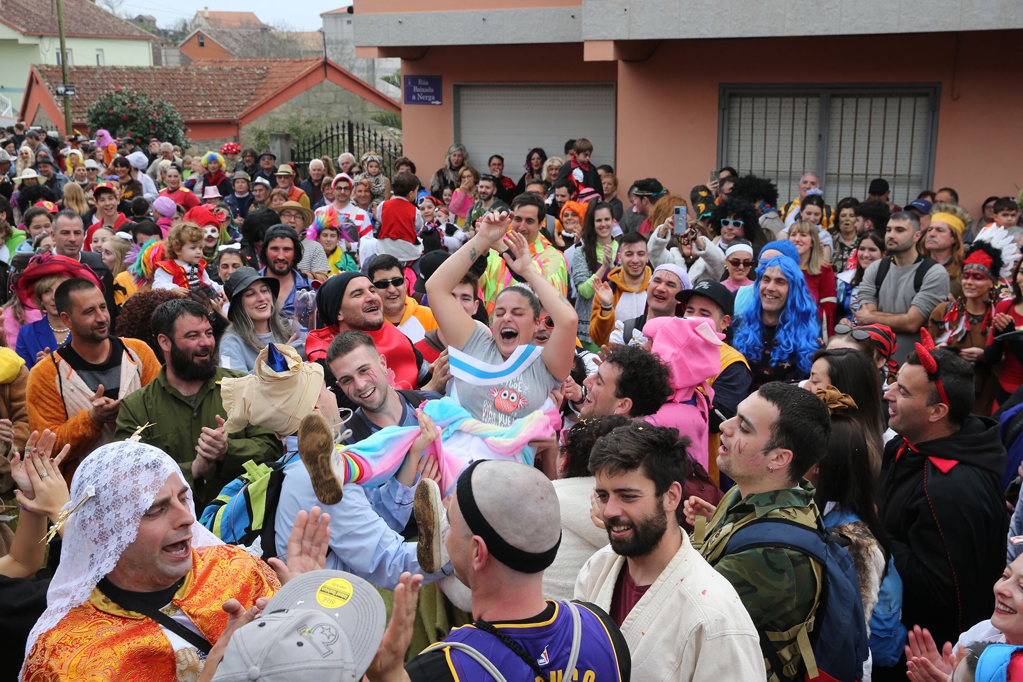 Búscate en las fotos del fin de fiesta del Entroido de O Hío