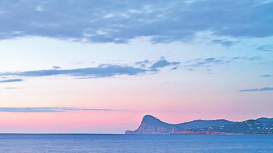 Cap Nunó desde la bahía de Sant Antoni