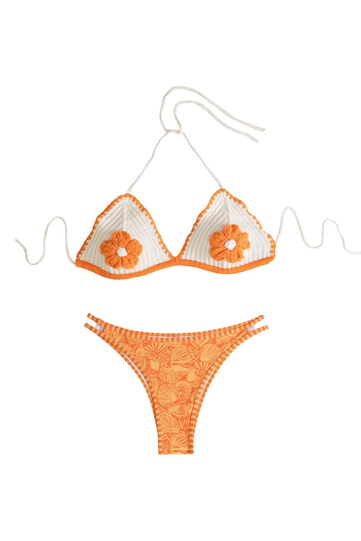 Bikini crochet estilo floral.