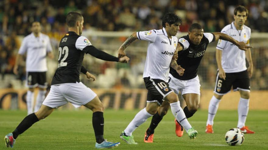 El Valencia ha goleado al Málaga en Mestalla.