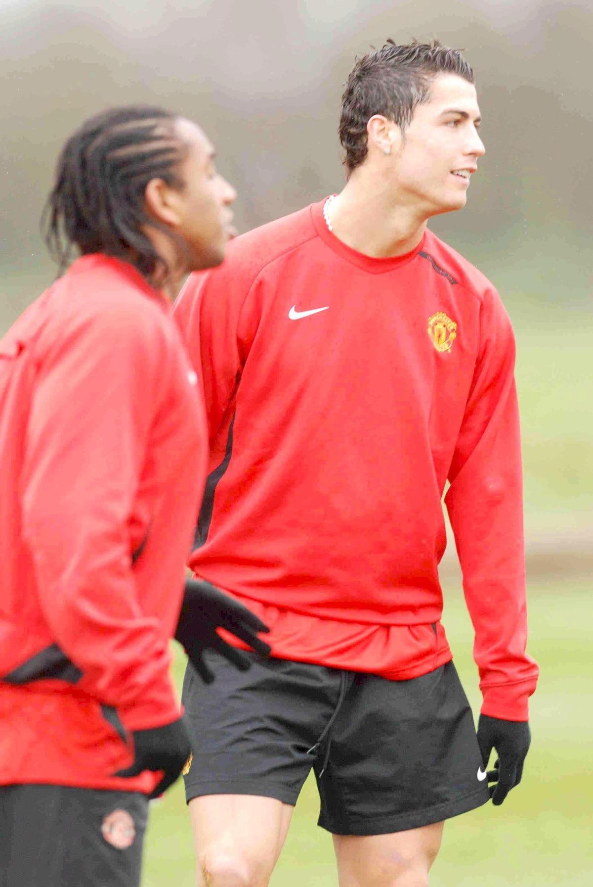 Cristiano Ronaldo y Anderson durante un entrenamiento con el Manchester United