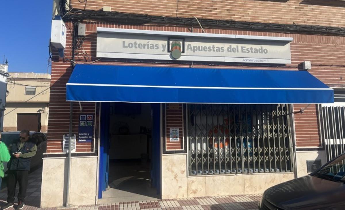 Administración de Loterías de Isla Mayor donde se ha sellado el premio.