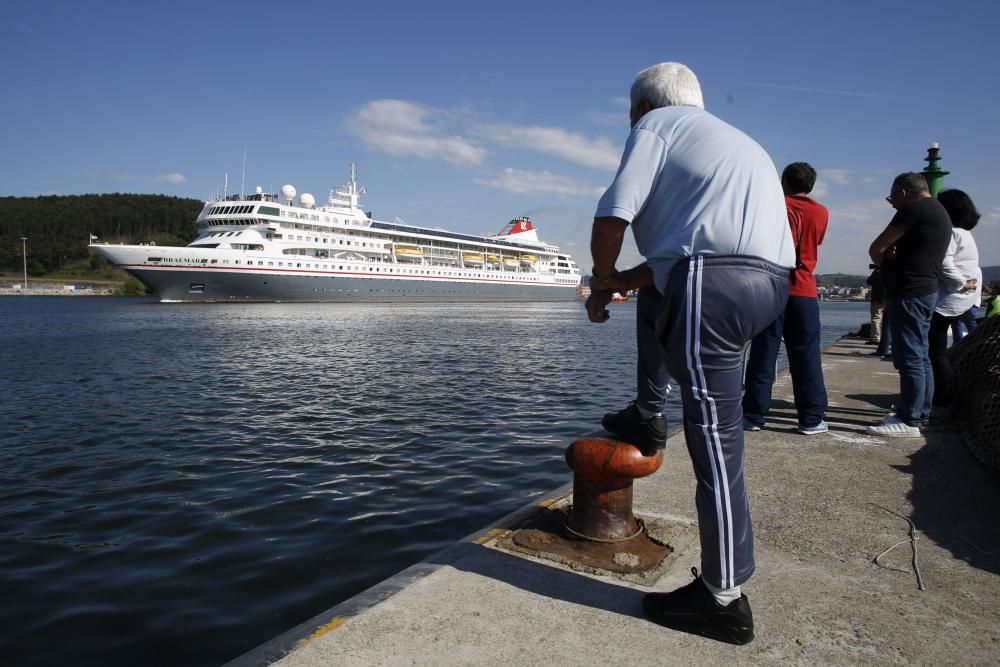 El "Braemar" abre la temporada de cruceros en Avilés, con 839 pasajeros y 390 tripulantes