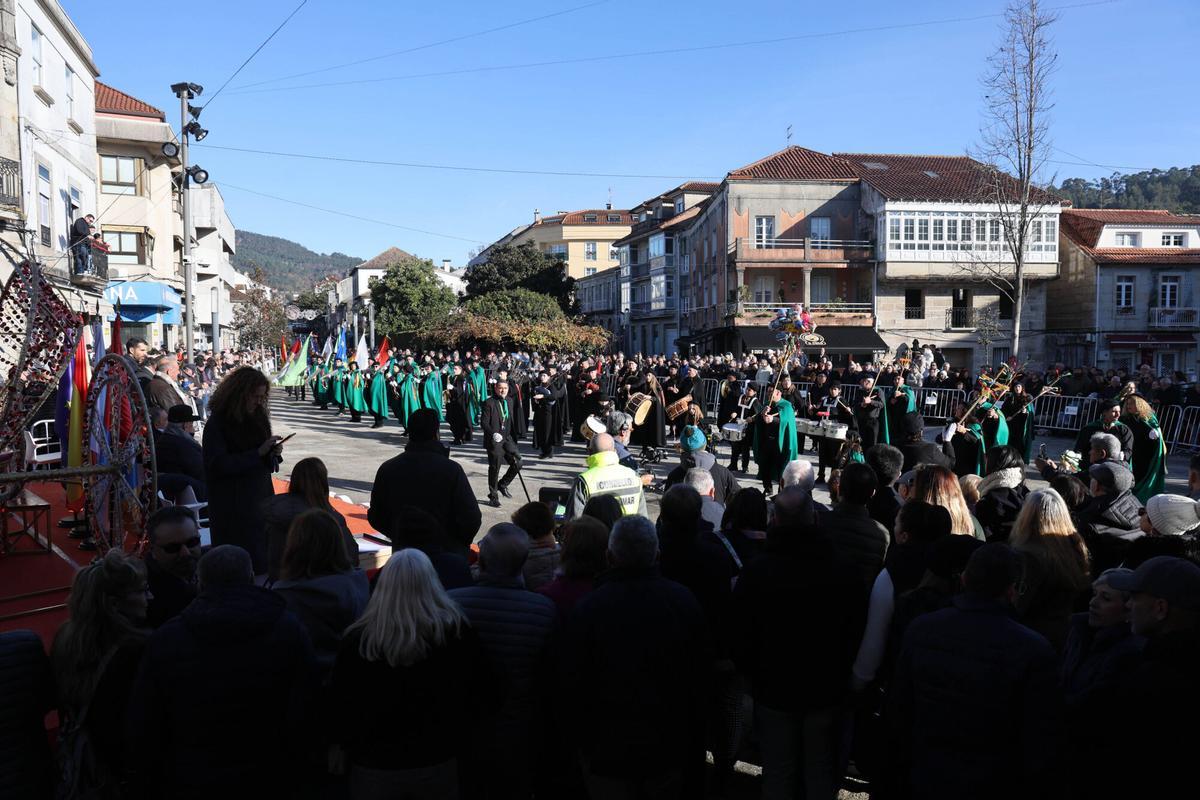 Actuaciones de rondallas y entrega de distinciones a rondalleiros mayores