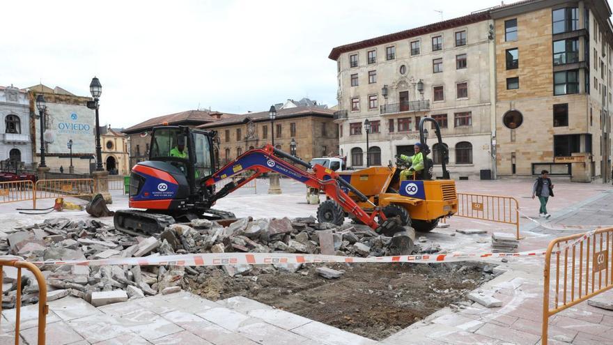 Comienza la renovación del pavimento de la plaza de la Catedral | LUISMA MURIAS