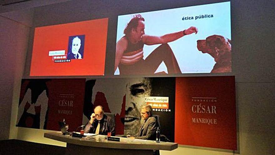 Fernando Gómez Aguilera (izquierda) y José Juan Ramírez anoche en la presentación pública de los actos del centenario.