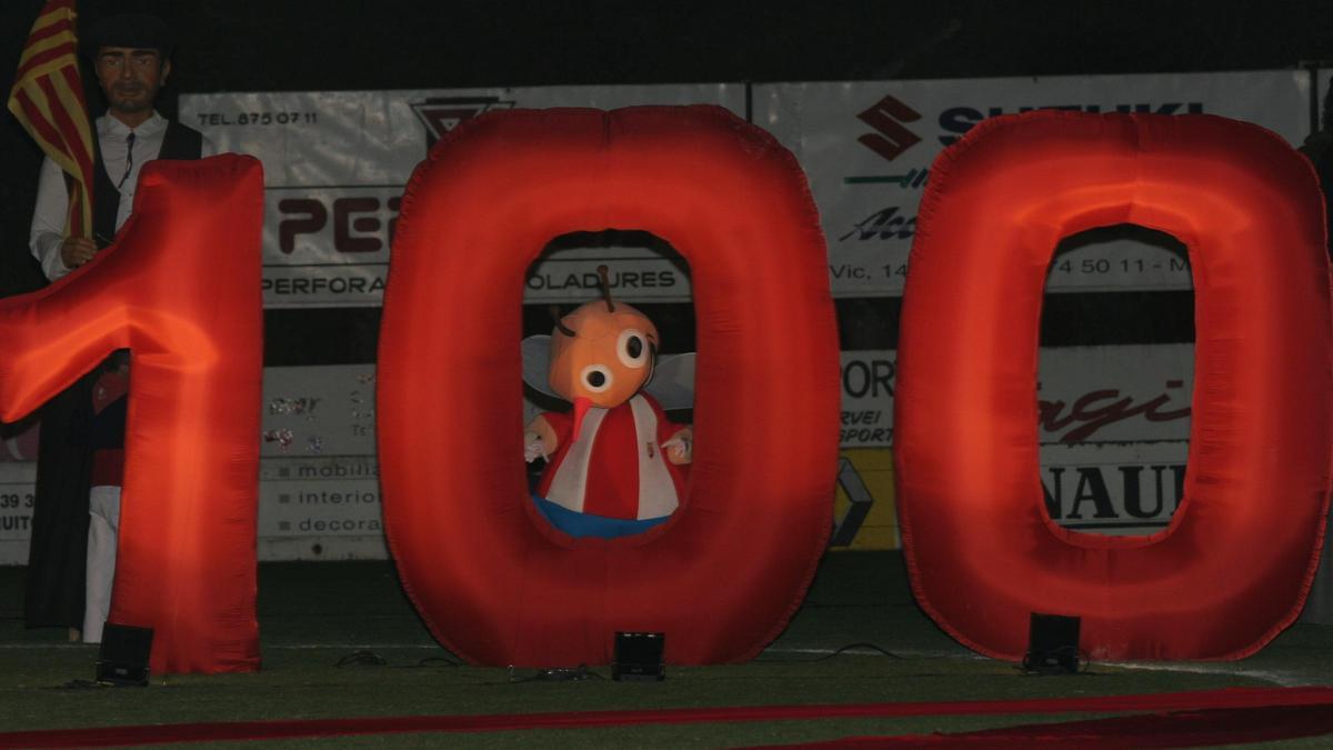 El Flit va ser la mascota del Centenari de l'entitat, el 2006