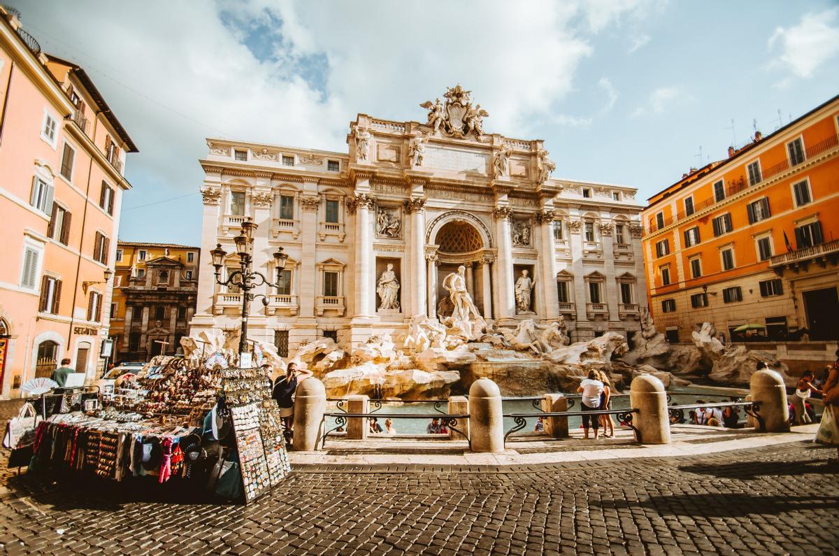 Piazza fontana di trevi, Roma