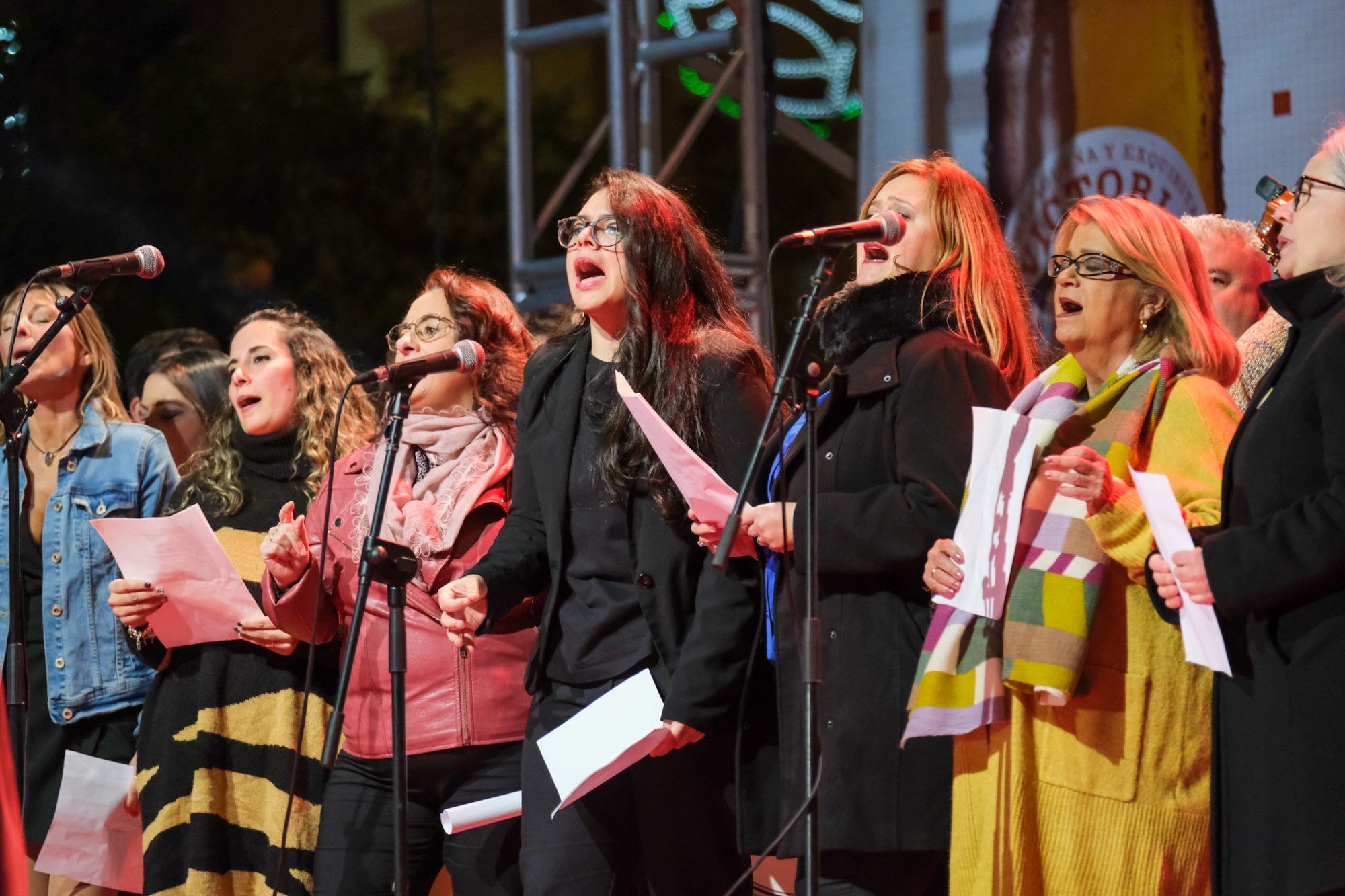 El Carnaval toma la calle con el pregón de Paqui Prieto