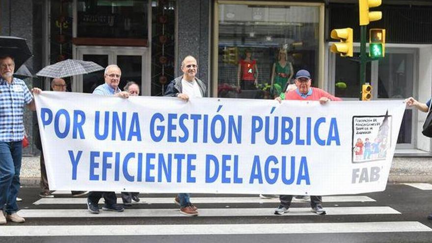 Casi 3.500 familias en Zaragoza no pagan por el agua pero sí por el ICA