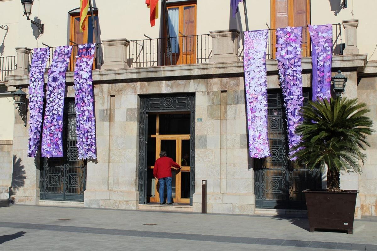 El Ayuntamiento de Nules se suma un año más a la conmemoración del 25N.