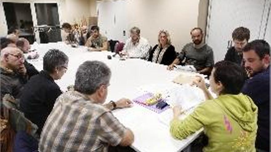 Un moment de l&#039;assemblea de la CUP al centre cívic del Barri Vell.