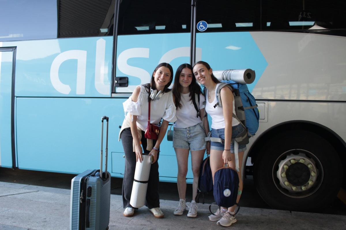 Por la izquierda, Raquel Sanjuas, Claudia Flecha y Rocío Moreno.