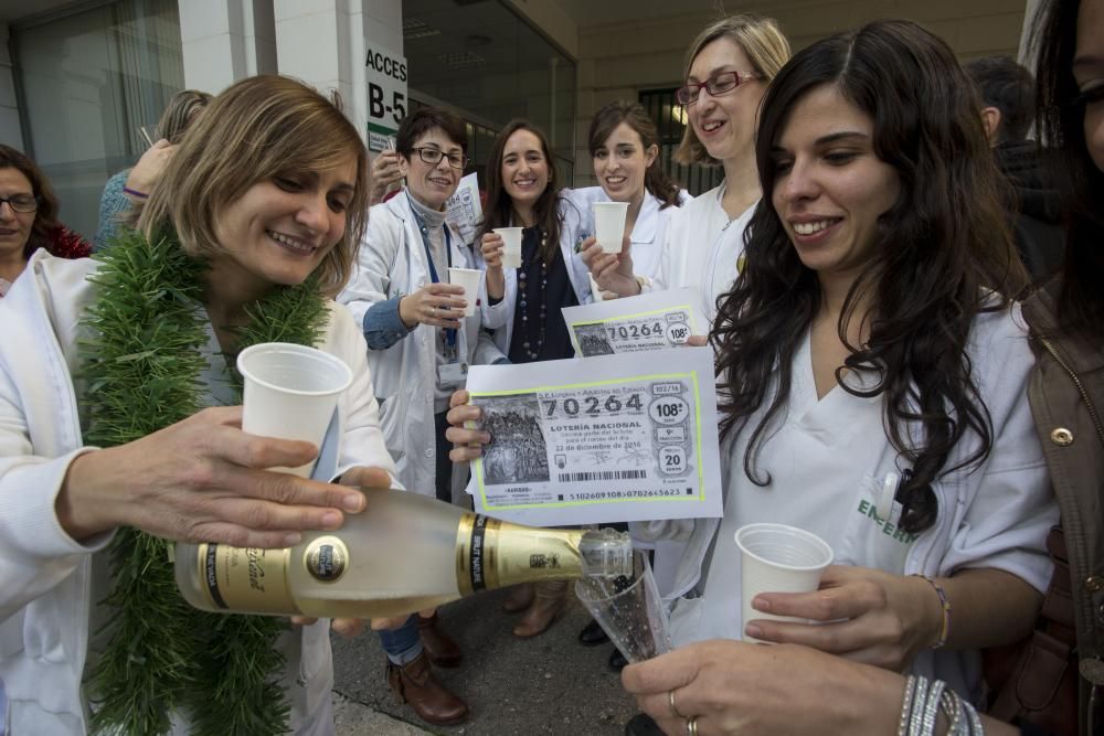 Personal del departamento de ofalmología de Valencia celebra su quinto premio