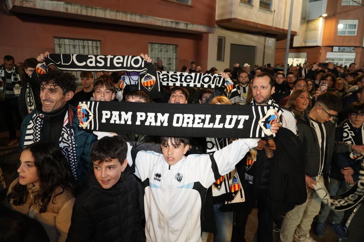 Galería | Búscate en el ambientazo del Castellón-Racing