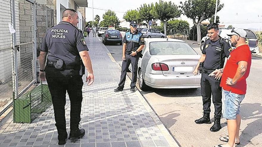 Capturan varios gatos agresivos para crear una colonia controlada