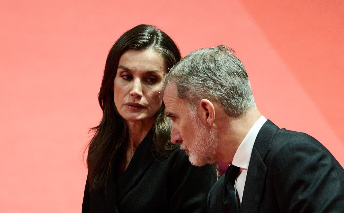 Los reyes, Felipe VI y Letizia, presiden la misa por el funeral de las  víctimas de la tragedia de Adamuz: cercanía y respeto por los familiares