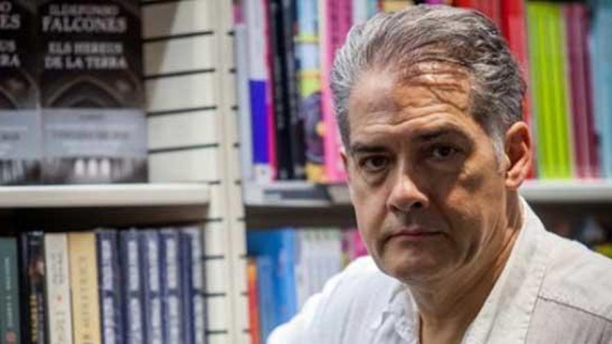 Philip Kerr.