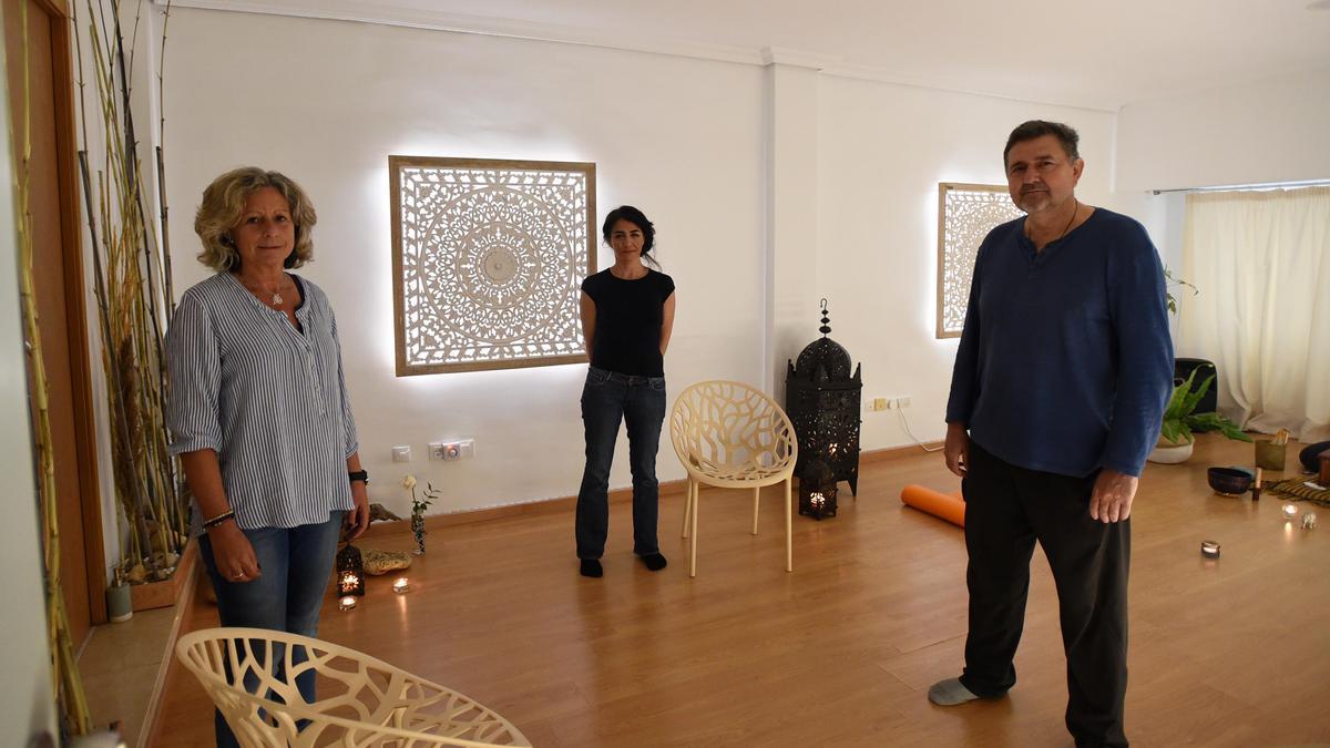 Inmaculada Carranza, Irene Castellano y José A. Prados.