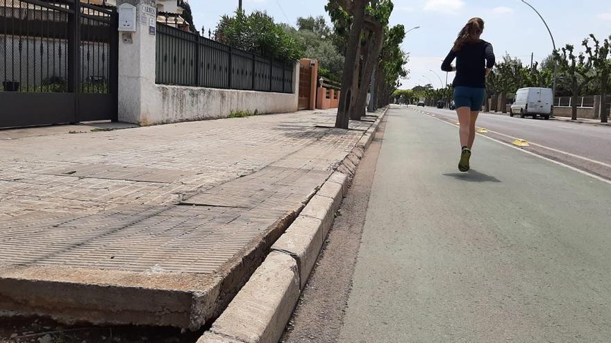 Vila-real repara d’urgència la vorera del carrer de l’Ermita