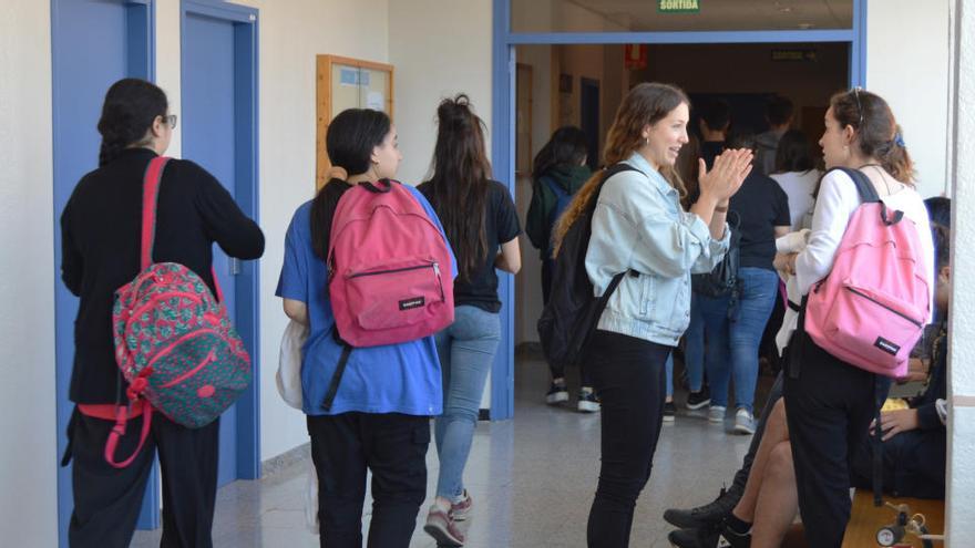 Alumnes a l&#039;UPC Manresa després de l&#039;examen de Llengua i literatura castellana, l&#039;any passat |