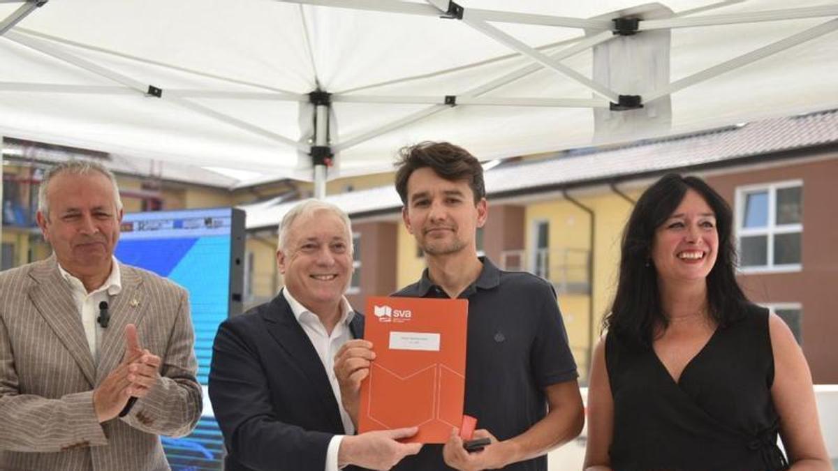 Entrega de las primeras 27 llaves en las viviendas de alquiler asequible de La Merced, en Huesca.
