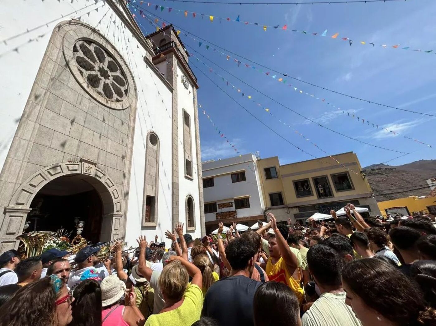 El repique de campanas da comienzo oficial a las fiestas de La Aldea de San Nicolás 2023