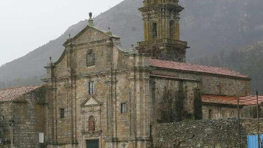 La iglesia monacal de Oia.