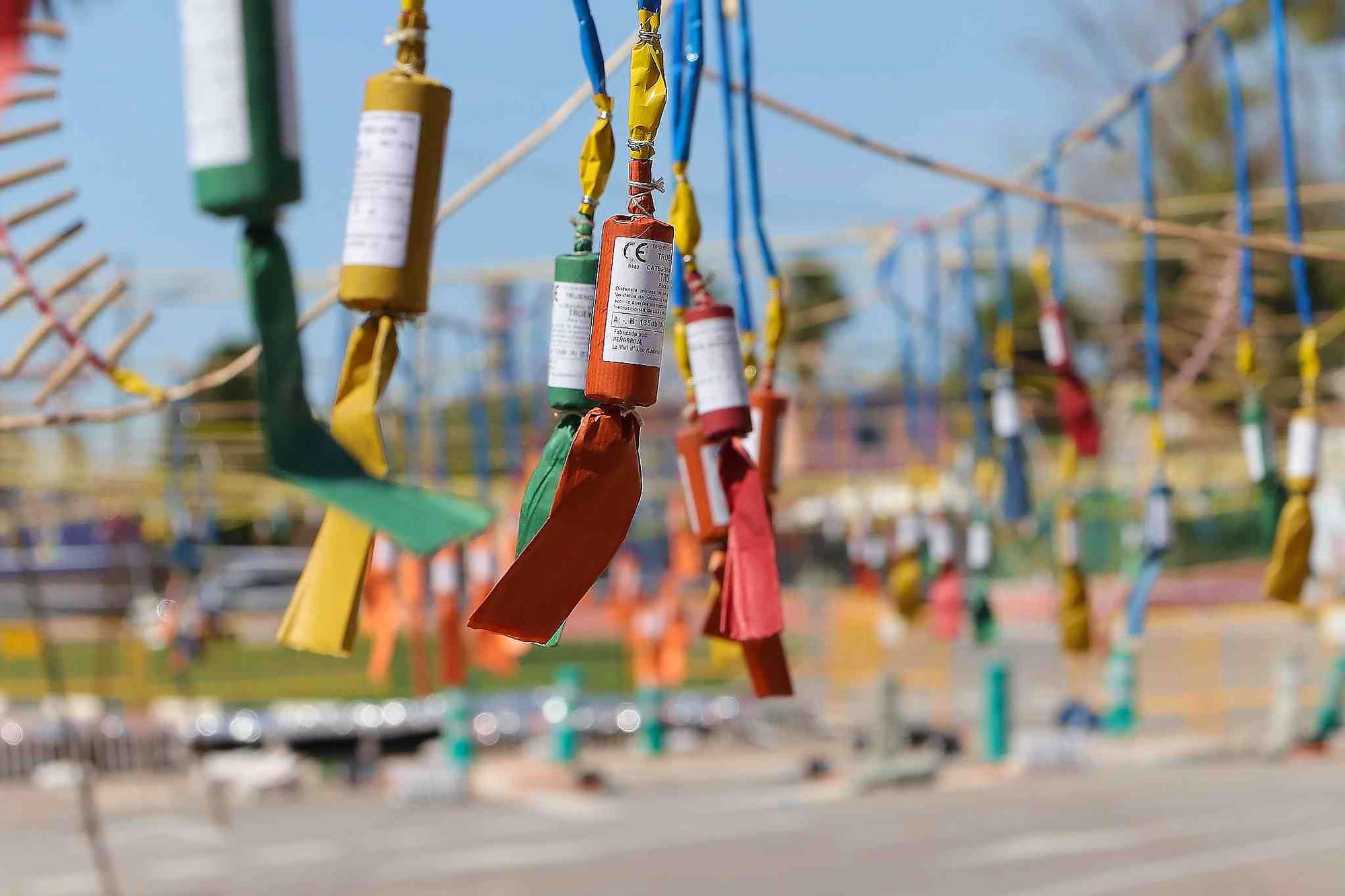 El Grau da inicio a las fiestas de Sant Pere con pólvora, bous y música