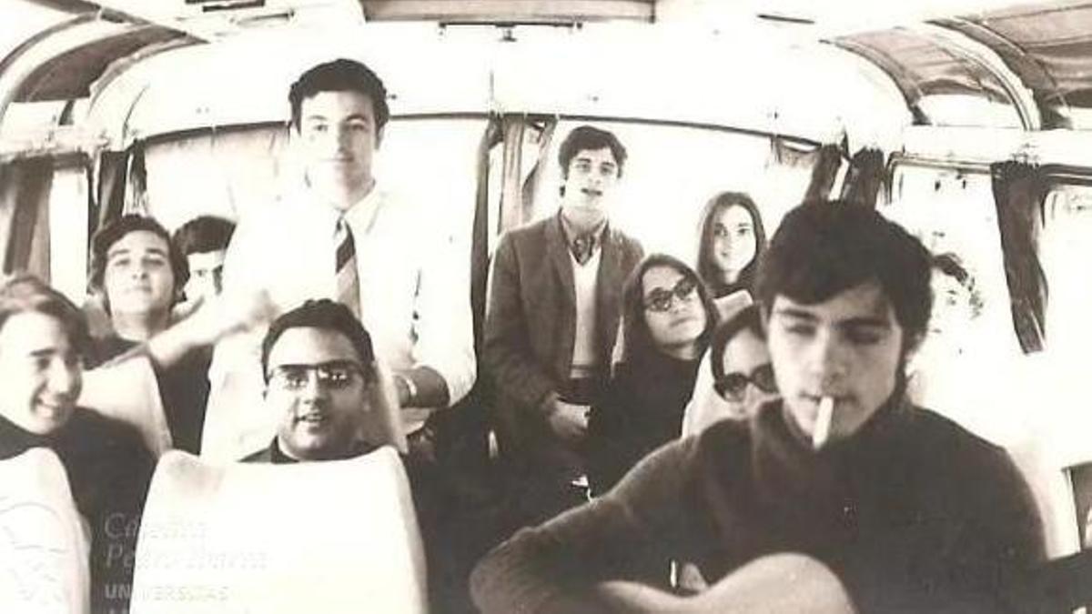 Elche custodia el legado documental del grupo teatral La Carátula