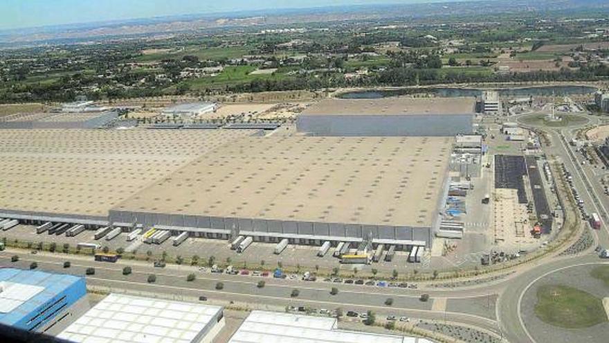 Panorámica del centro logístico de Inditex en Zaragoza. |  // ÁNGEL DE CASTRO