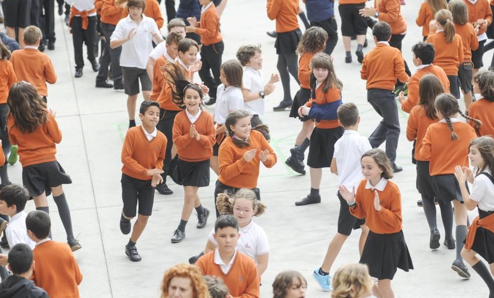 Muiñeira con 450 alumnos del colegio Franciscanas