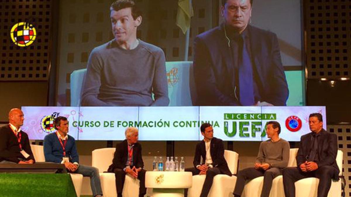 Unzué ha participado en una mesa redonda