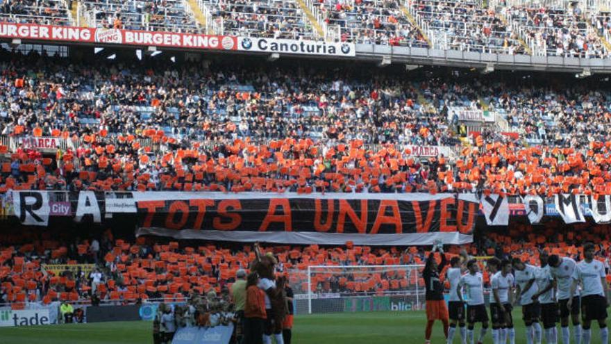 EU pide ilegalizar a los ultras del Valencia CF