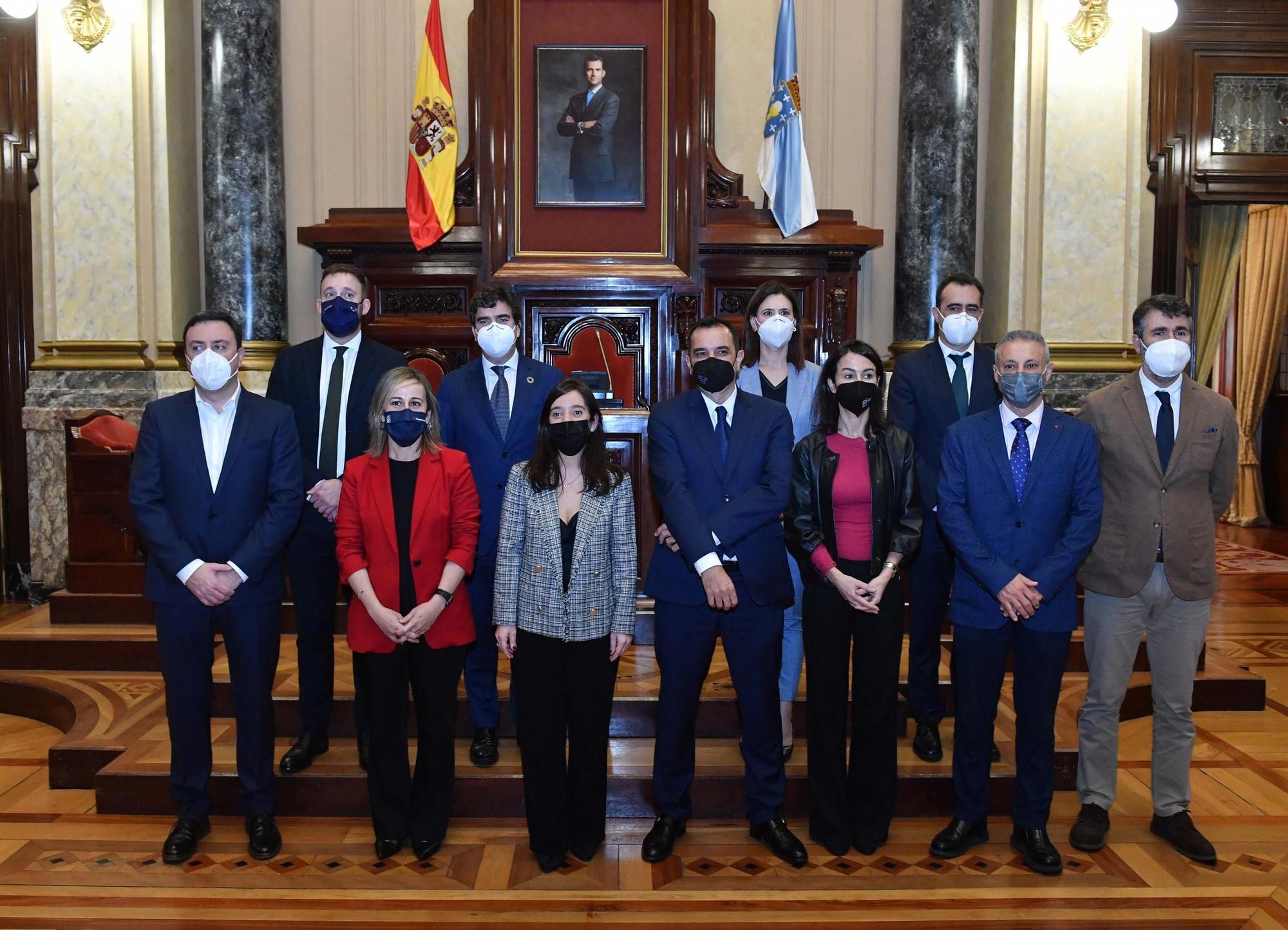 Reunión entre Concello, Diputación, Xunta y Estado para aproximar sobre el puerto