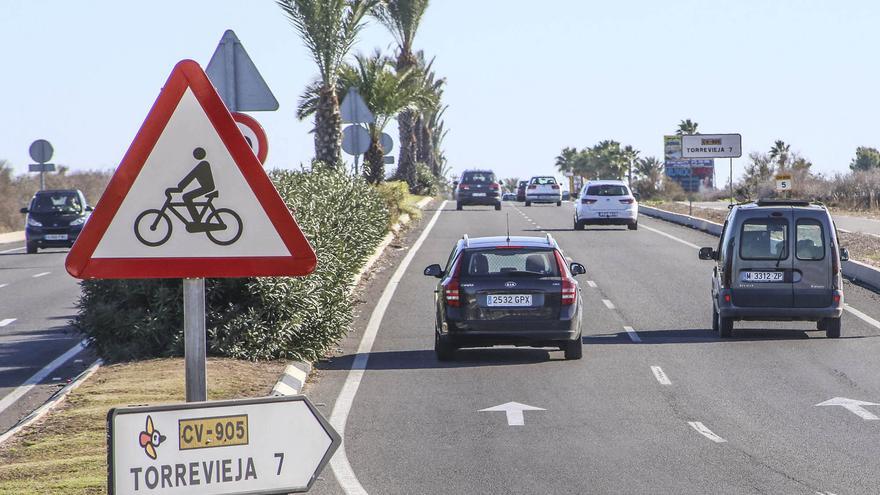 Muere un motorista al estrellarse contra una palmera en Torrevieja