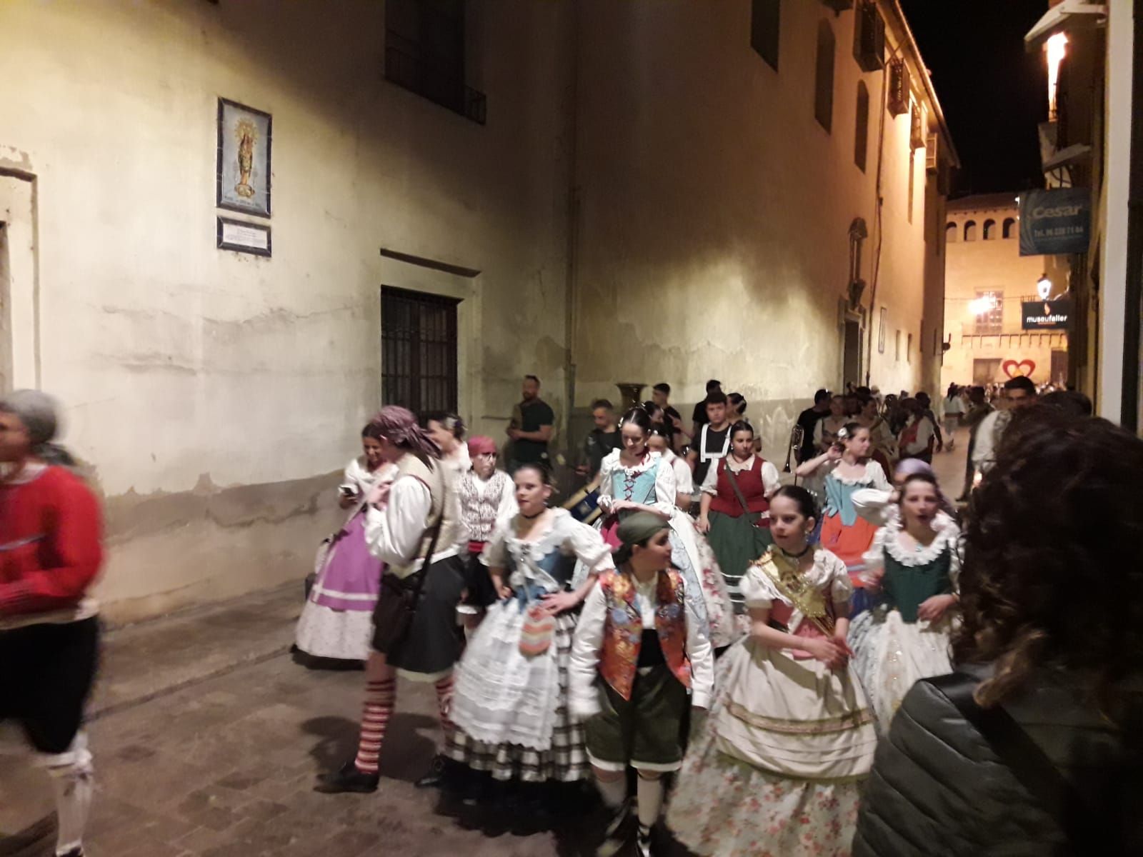 Así ha sido la multitudinaria "recorreguda" fallera en Xàtiva